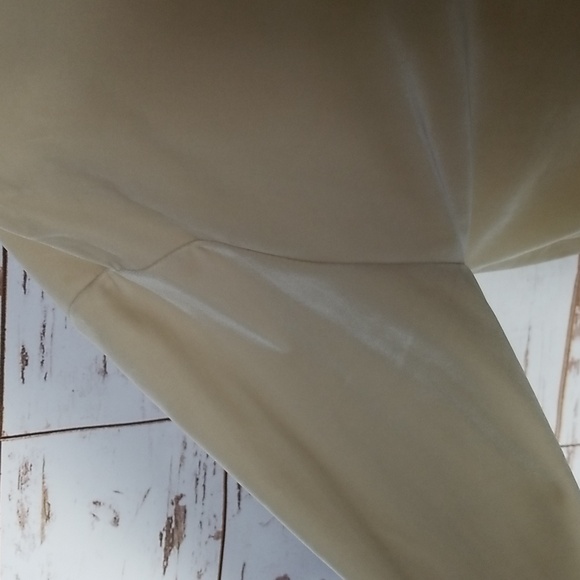 Zara Relaxed Cropped Top - Picture 4 of 13